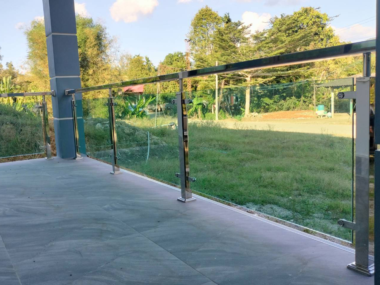 11 - https://งานสแตนเลสประตูรั้วสแตนเลสราคาถูก.com | งานสแตนเลสประตูรั้วสแตนเลสราคาถูก - ช่างเอ็กซ์ สแตนเลส จันทบุรี รับทำงานเหล็ก สแตนเลส ประตูม้วน ประตูรีโมท ประตูรั้วสแตนเลส ราวบันได ระเบียงกันตก กันสาด เมทัลชีท โพลี โครงหลังคาสแตนเลส