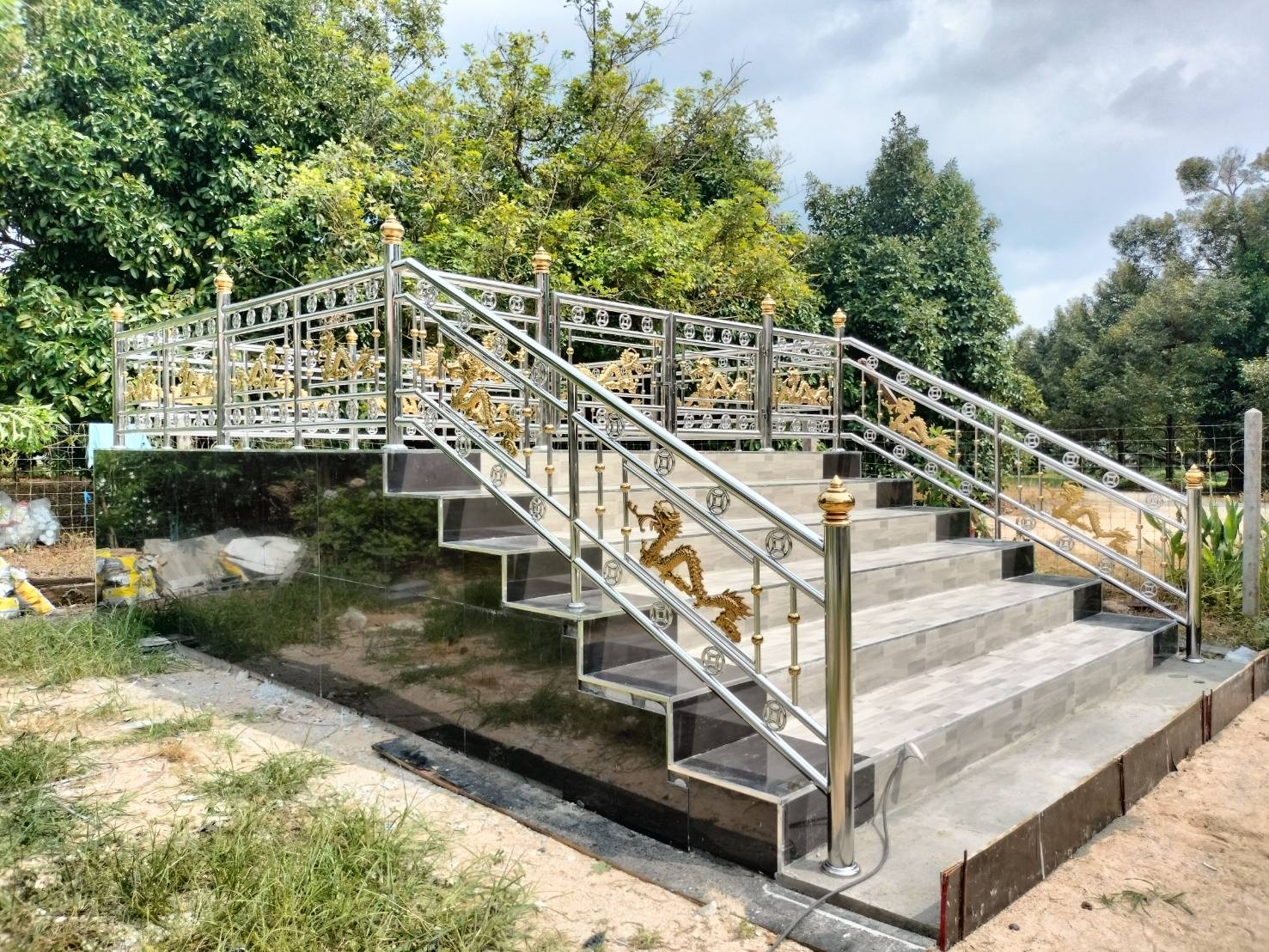 13 - https://งานสแตนเลสประตูรั้วสแตนเลสราคาถูก.com | งานสแตนเลสประตูรั้วสแตนเลสราคาถูก - ช่างเอ็กซ์ สแตนเลส จันทบุรี รับทำงานเหล็ก สแตนเลส ประตูม้วน ประตูรีโมท ประตูรั้วสแตนเลส ราวบันได ระเบียงกันตก กันสาด เมทัลชีท โพลี โครงหลังคาสแตนเลส