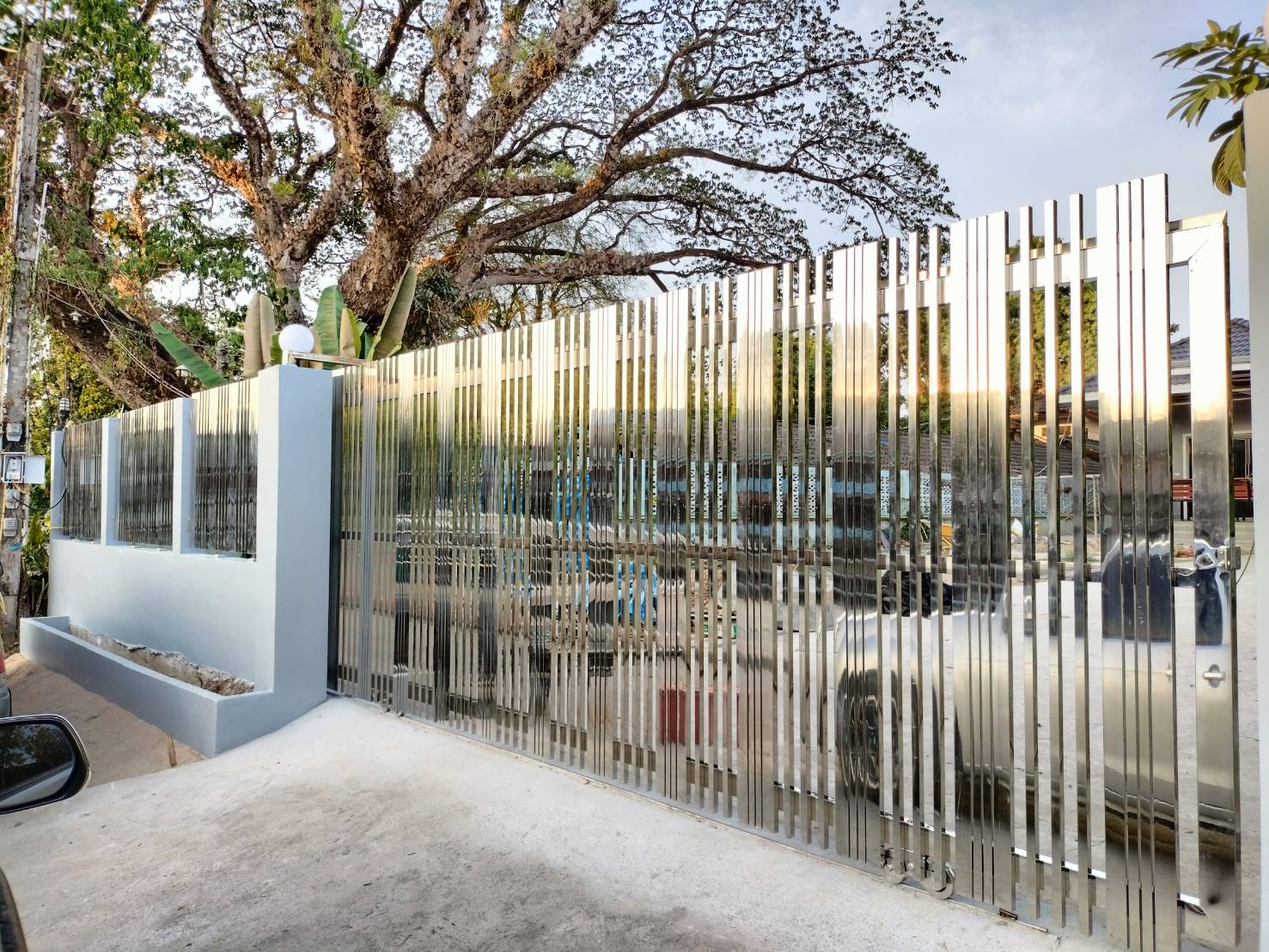 14 - https://งานสแตนเลสประตูรั้วสแตนเลสราคาถูก.com | งานสแตนเลสประตูรั้วสแตนเลสราคาถูก - ช่างเอ็กซ์ สแตนเลส จันทบุรี รับทำงานเหล็ก สแตนเลส ประตูม้วน ประตูรีโมท ประตูรั้วสแตนเลส ราวบันได ระเบียงกันตก กันสาด เมทัลชีท โพลี โครงหลังคาสแตนเลส