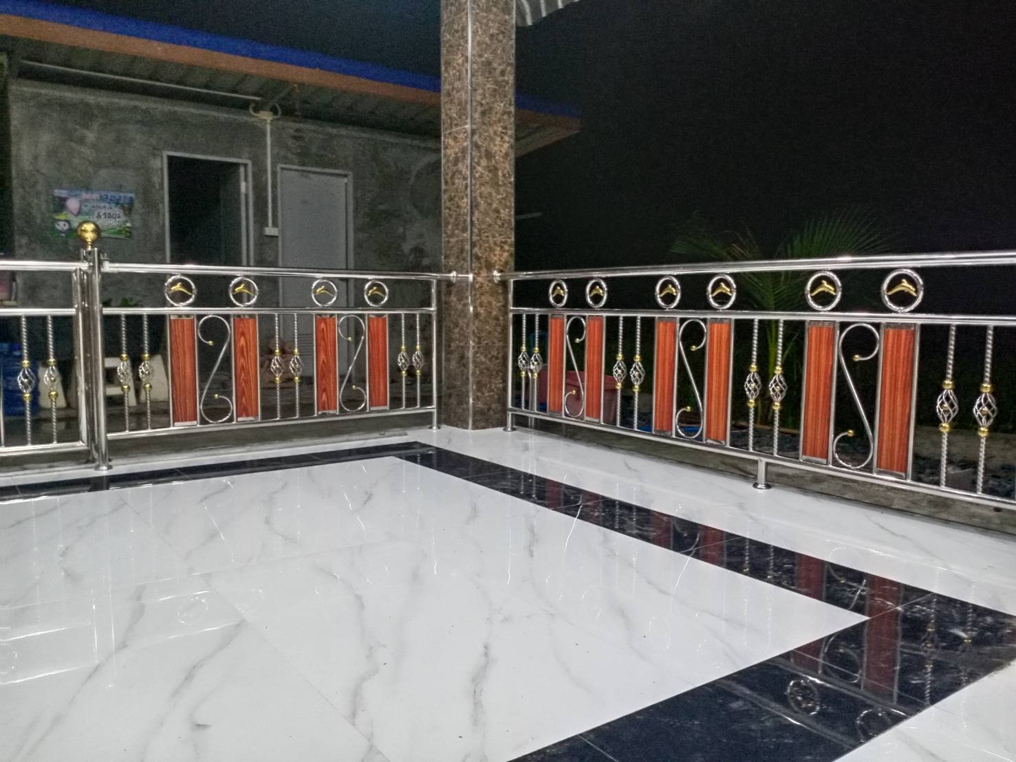 20 - https://งานสแตนเลสประตูรั้วสแตนเลสราคาถูก.com | งานสแตนเลสประตูรั้วสแตนเลสราคาถูก - ช่างเอ็กซ์ สแตนเลส จันทบุรี รับทำงานเหล็ก สแตนเลส ประตูม้วน ประตูรีโมท ประตูรั้วสแตนเลส ราวบันได ระเบียงกันตก กันสาด เมทัลชีท โพลี โครงหลังคาสแตนเลส