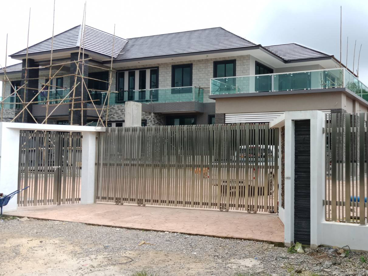 21 - https://งานสแตนเลสประตูรั้วสแตนเลสราคาถูก.com | งานสแตนเลสประตูรั้วสแตนเลสราคาถูก - ช่างเอ็กซ์ สแตนเลส จันทบุรี รับทำงานเหล็ก สแตนเลส ประตูม้วน ประตูรีโมท ประตูรั้วสแตนเลส ราวบันได ระเบียงกันตก กันสาด เมทัลชีท โพลี โครงหลังคาสแตนเลส