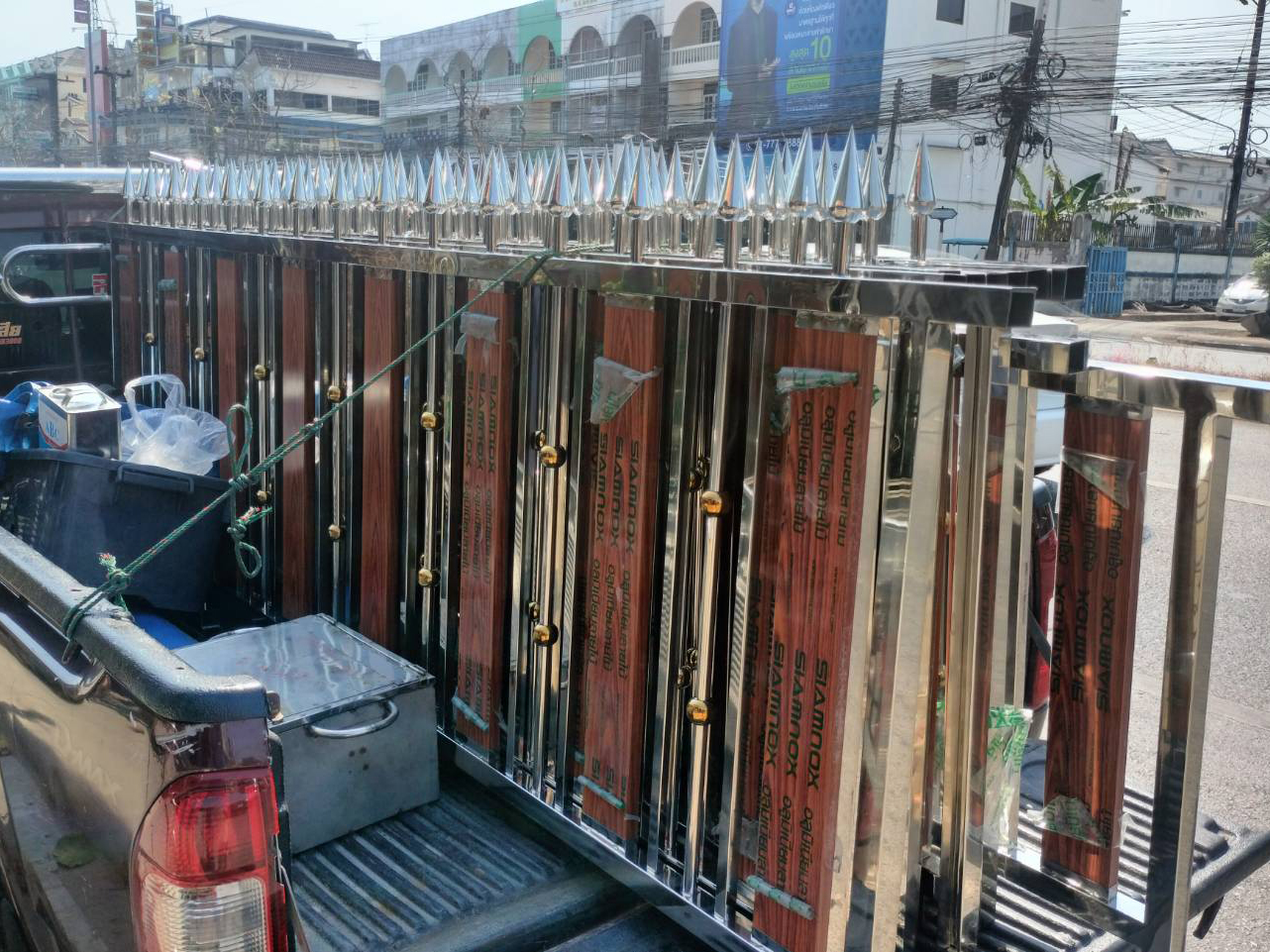 8 - https://งานสแตนเลสประตูรั้วสแตนเลสราคาถูก.com | งานสแตนเลสประตูรั้วสแตนเลสราคาถูก - ช่างเอ็กซ์ สแตนเลส จันทบุรี รับทำงานเหล็ก สแตนเลส ประตูม้วน ประตูรีโมท ประตูรั้วสแตนเลส ราวบันได ระเบียงกันตก กันสาด เมทัลชีท โพลี โครงหลังคาสแตนเลส